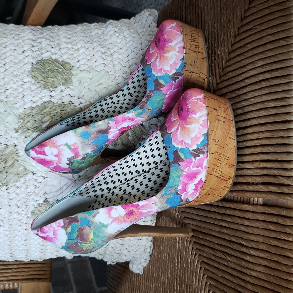 Jessica Simpson Waleo floral platform heels, size 8B - Picture 2 of 10